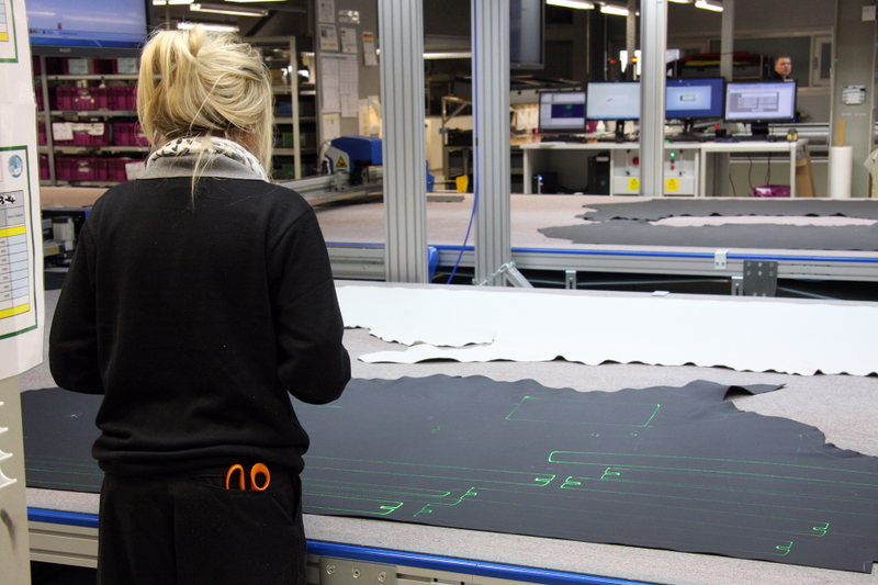 Illustration for article titled The Rolls-Royce Factory Is Where Millionaire Dreams Are Made